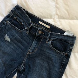 Levi’s distressed skinny jeans